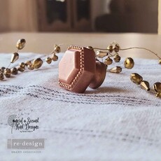 Redesign with Prima Redesign - Mould - Imperial Pearl (CECE)