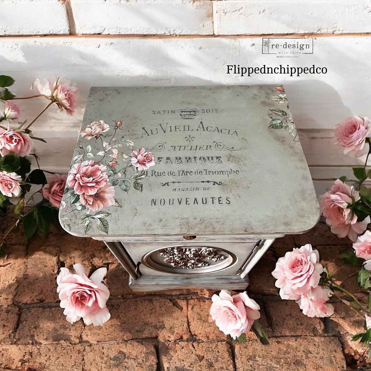 Redesign with Prima Redesign - Decor Stencil - Satin Soie - M