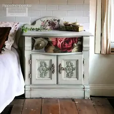 Redesign with Prima Redesign - Mould - Salon Parisien Charm