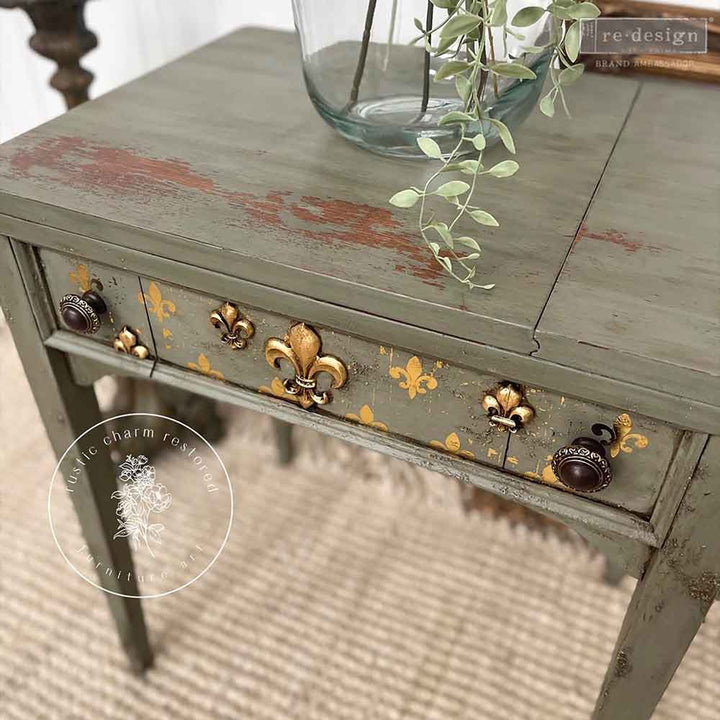 Redesign with Prima Redesign - Mould - Fleur de Lis en Or