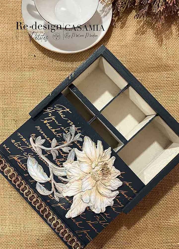 Redesign with Prima Redesign - MOULD- Cerulean Blooms