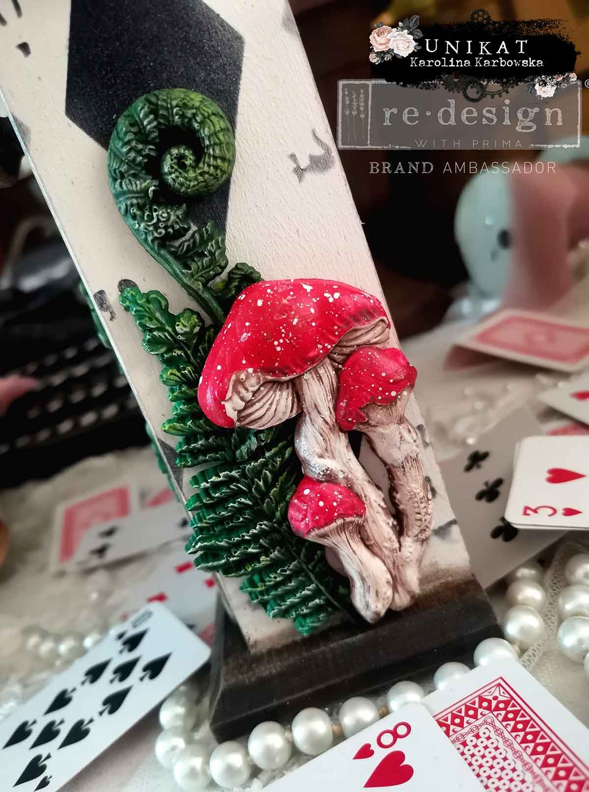 Redesign with Prima Redesign - Mould - Following Alice - Lost in wonderland