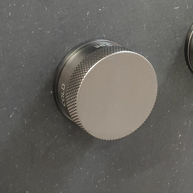 Como Mood 60 inbouw badkraan gunmetal met handdocuheset