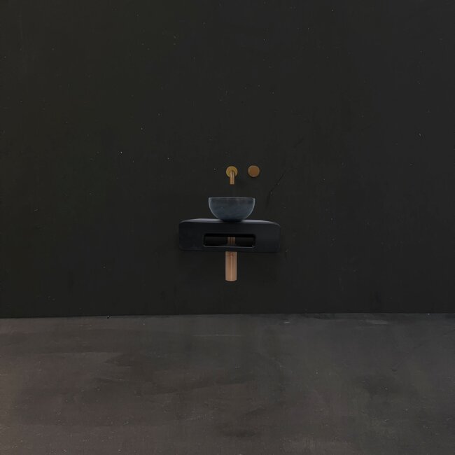 fontein toilet, concrete waskom zwart met planchet