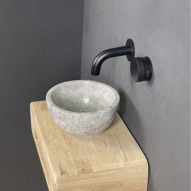 Como fontein toilet eiken houten plank met handdoekhouder