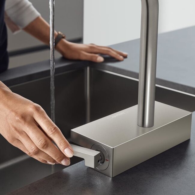 Hansgrohe Keukenkraan Aquno Select M81 RVS. Uittrekbare hoge uitloop met waterval