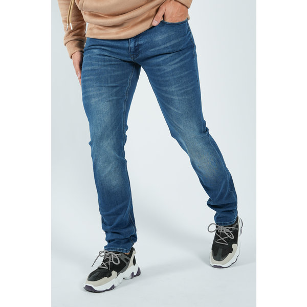 slim tapered stretch jeans