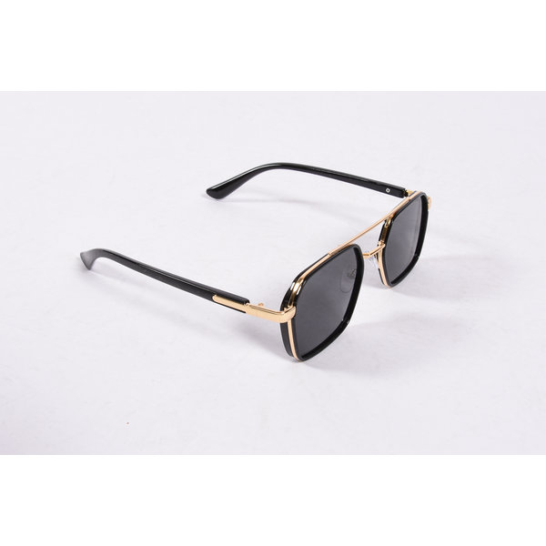 Y Premium Black/Gold Aviator Sunglasses