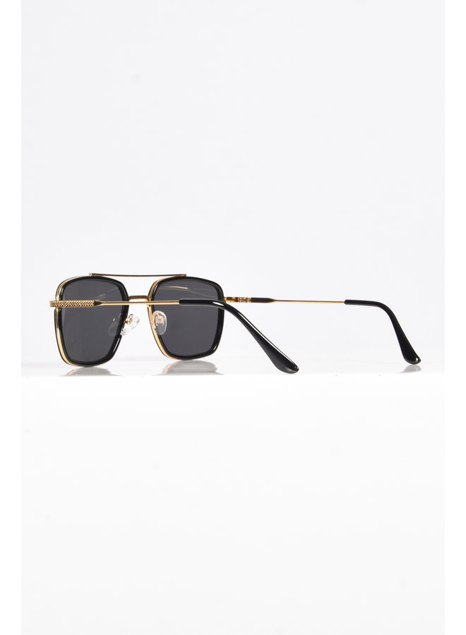 Premium Black / Gold Aviator Sunglasses
