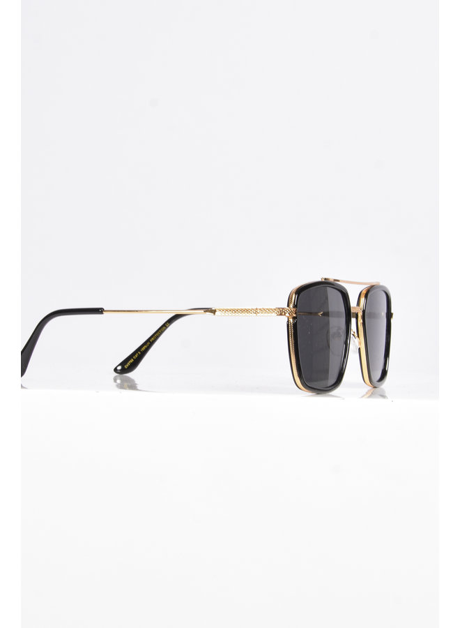 Premium Black / Gold Aviator Sunglasses