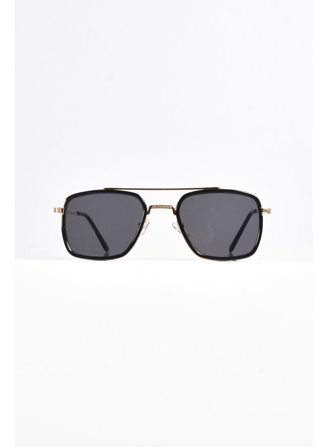 Premium Black/Gold Aviator Sunglasses Black Tint