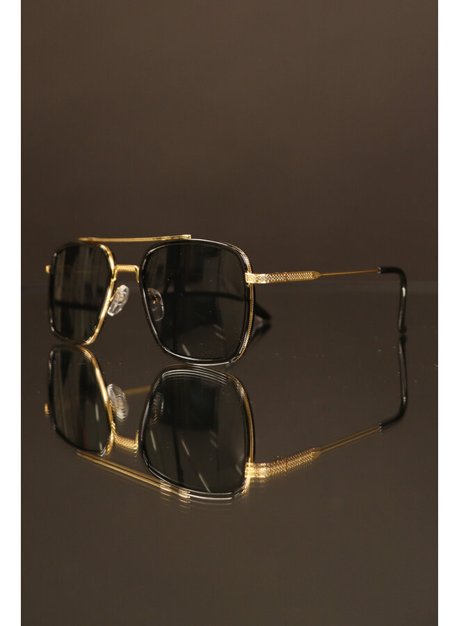 Premium Black/Gold Aviator Sunglasses Black Tint