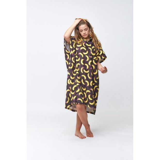 After Surf Poncho Banana Stains Black