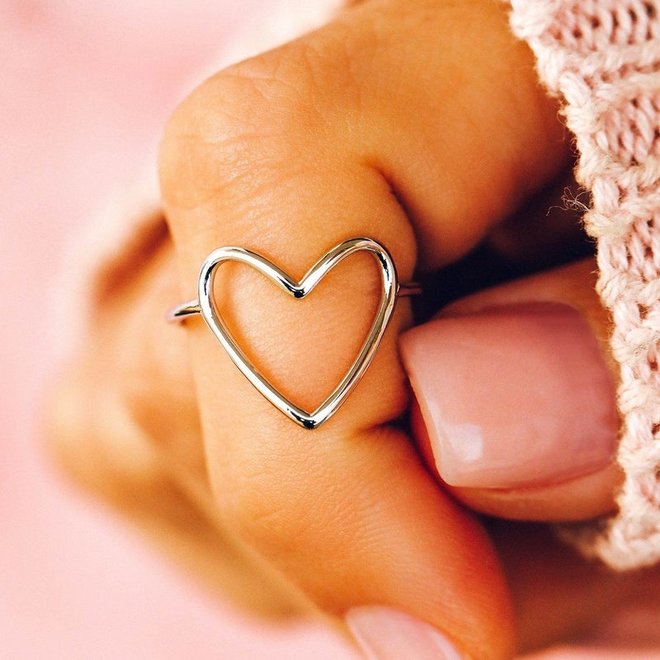 Pura Vida Statement Heart Ring