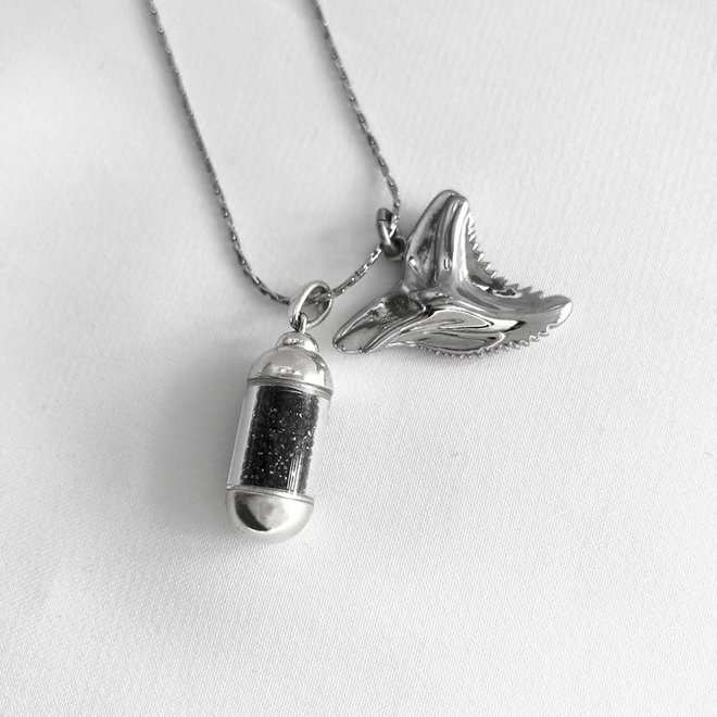 Laguna Treasures Beach Pendant Silver with Shark Tooth