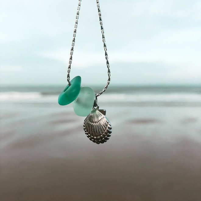 Laguna Treasures Sea glass Necklace Shell Silver