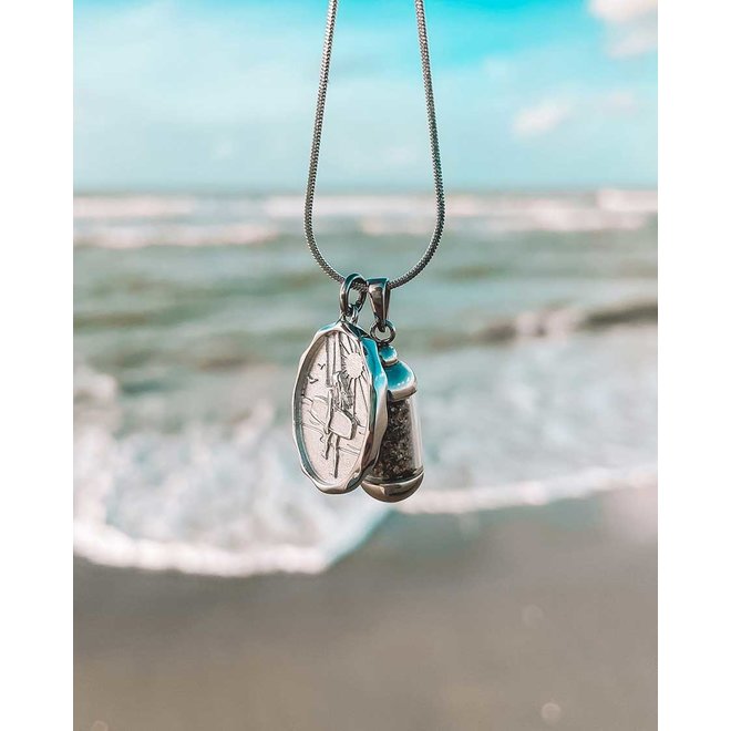 Laguna Treasures Beach Pendant Silver with Kitegirl