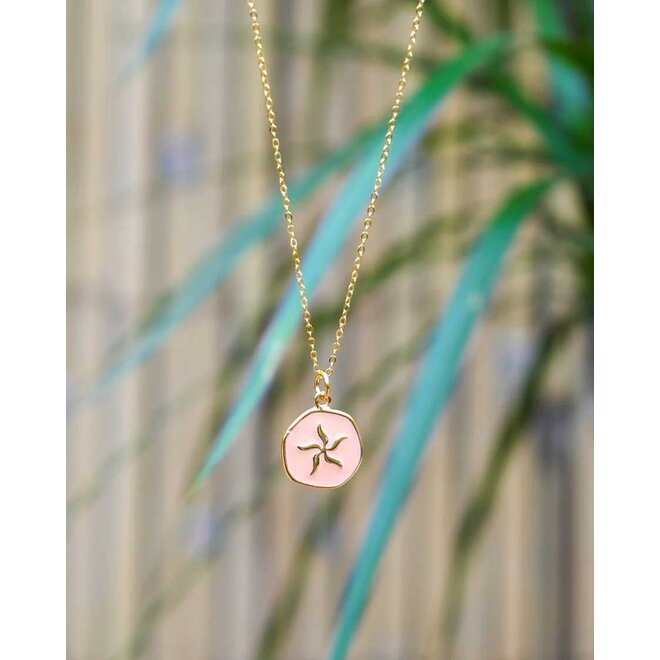 At Aloha Starfish Necklace Gold