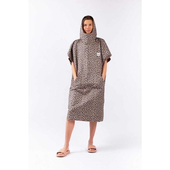 Eivy Packable Changing Robe Leopard