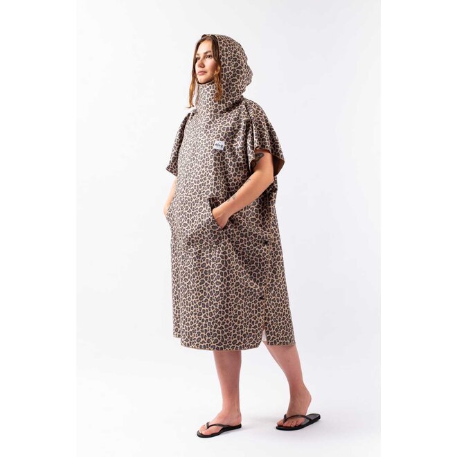 Eivy Packable Changing Robe Leopard