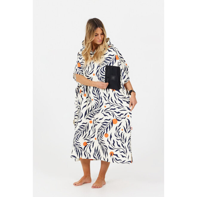 After Surf Poncho Tech Pocket Feather Leaves