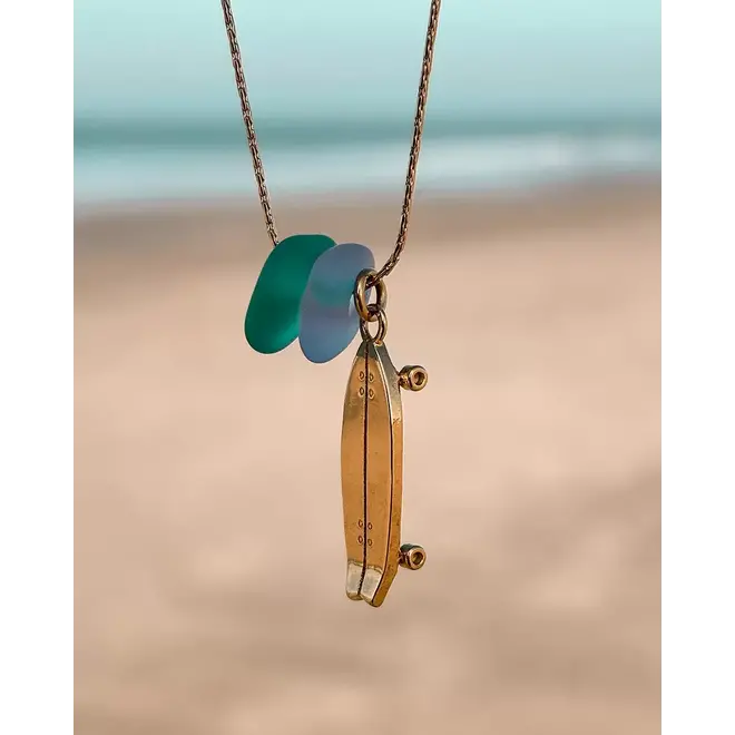 Laguna Treasures Zeeglas Ketting Surfskateboard Goud