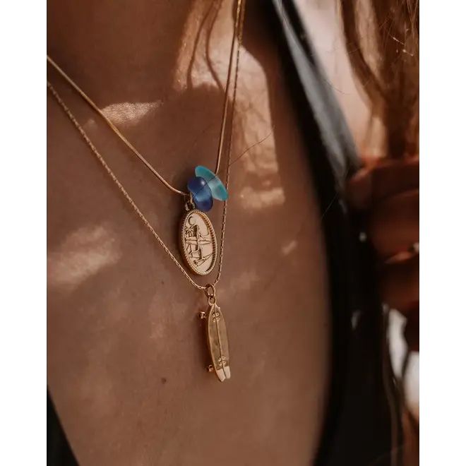 Laguna Treasures Ocean Necklace Surfskateboard Gold