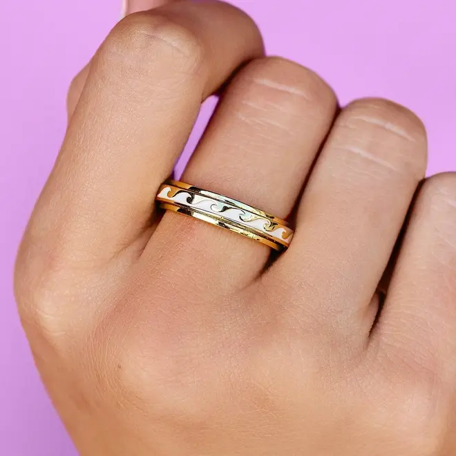 Pura Vida Enamel Wave Fidget Ring Gold
