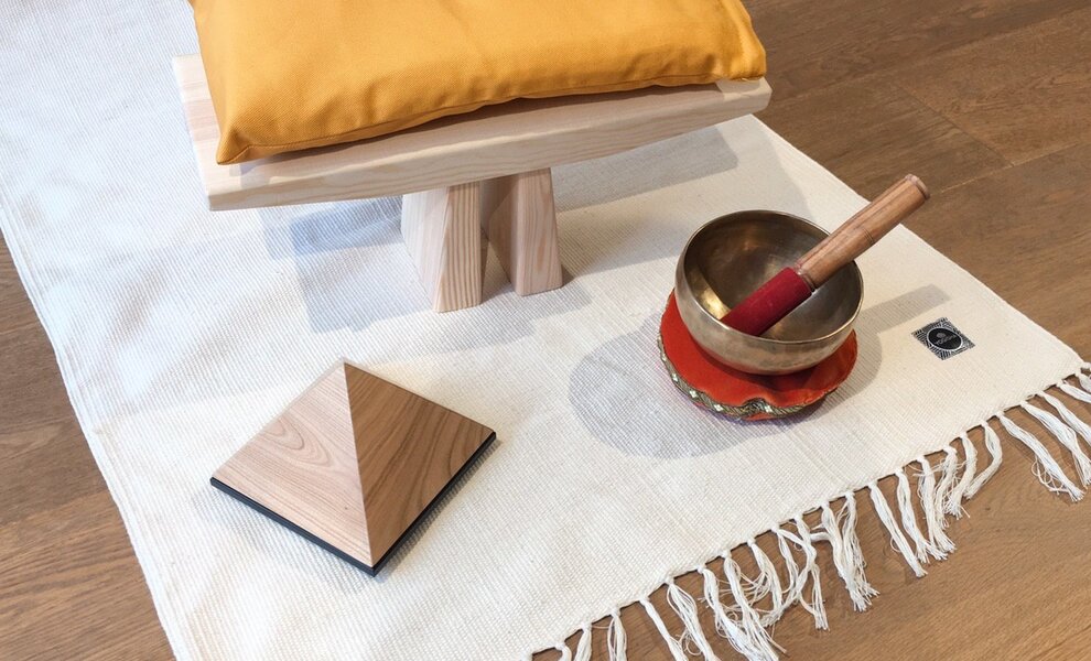 Meditate comfortably on a meditation bench