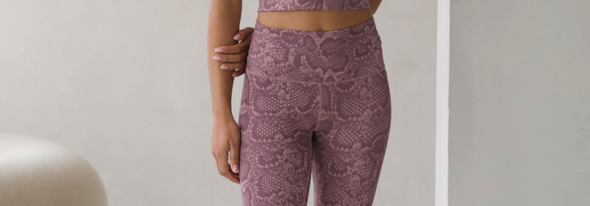 House of Gravity Signature Leggings - Mauve Snake