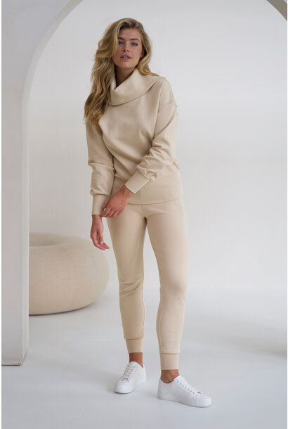 House of Gravity Turtleneck Sweater - Pebble Sand