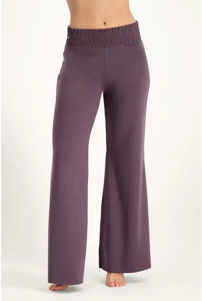 Urban Goddess Flow Pants - Berry