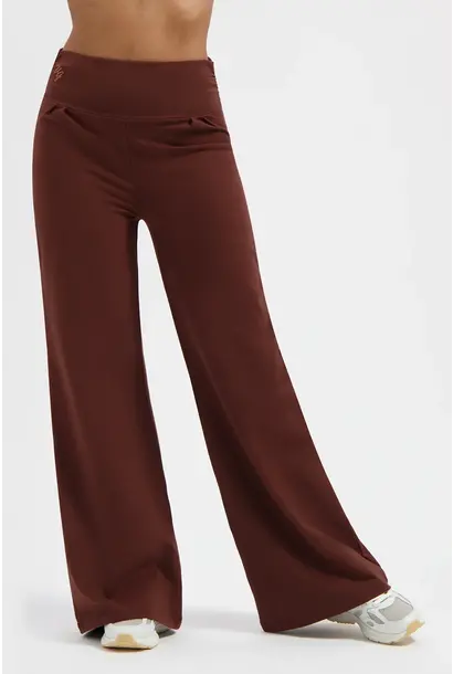Urban Goddess Maeve Pants - Maroon