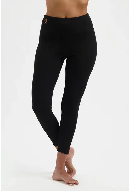 Urban Goddess Isara 7/8 Legging - Onyx Black