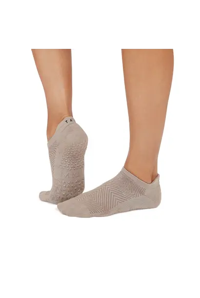 Tavi Noir Pilates Socks Savvy - Shitake Geo