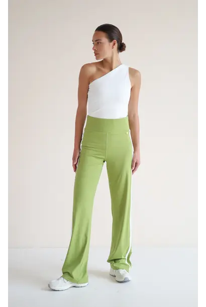 House of Gravity Streifenhose – Matcha-Grün x Weiß
