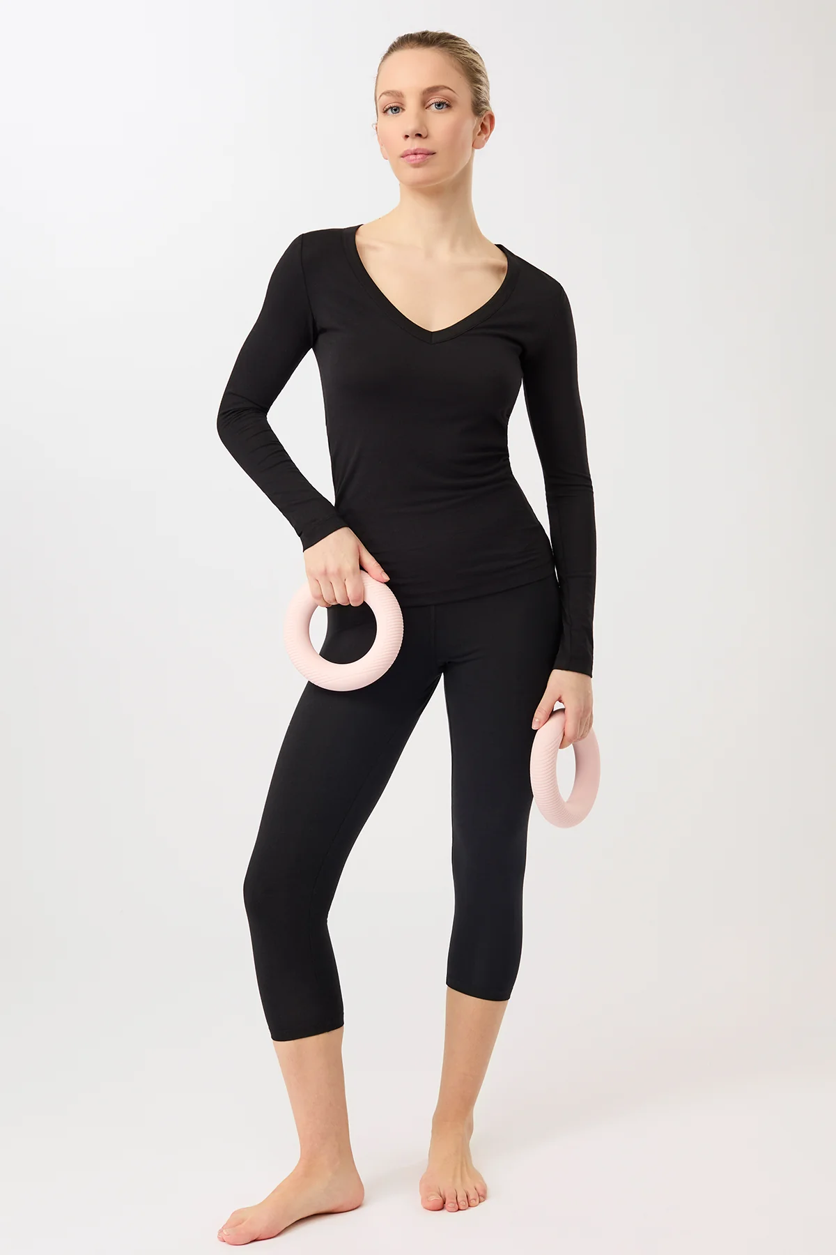 Mandala Slim V-Neck - Black-3