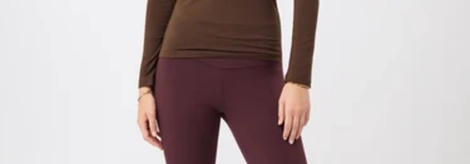 Mandala Slim V-Neck - Wilderness