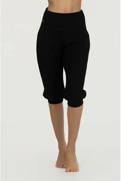 Urban Goddess Sukha Capri - Onyx Black