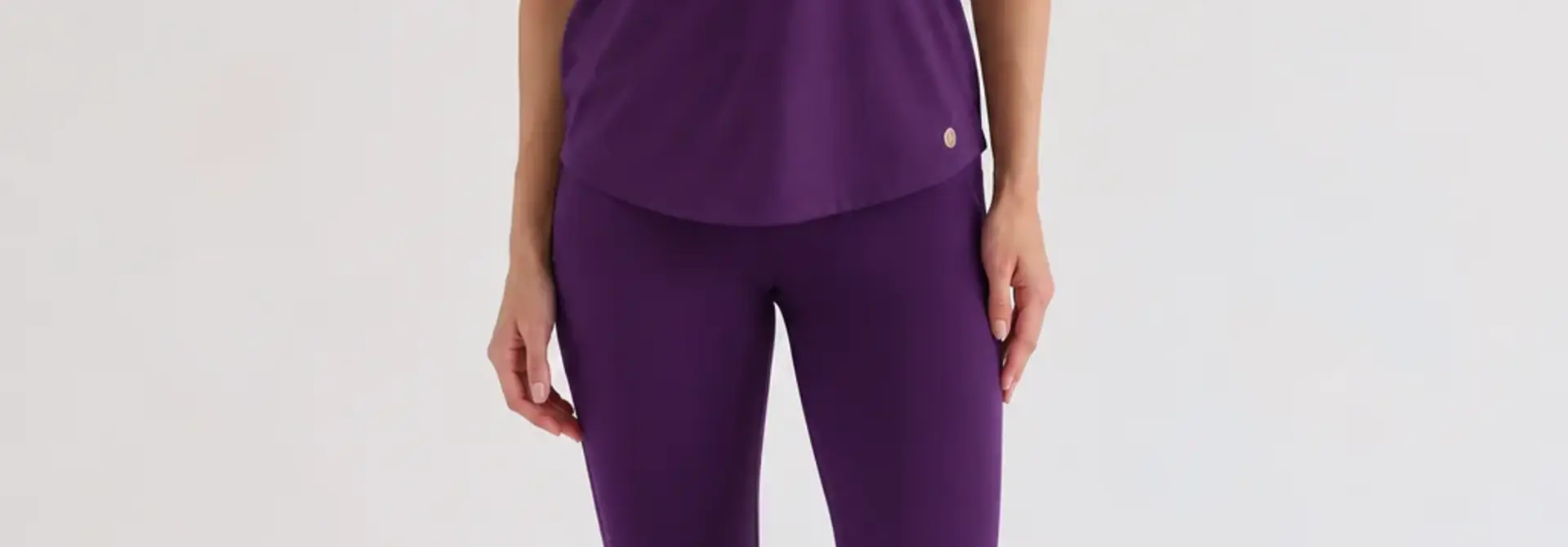House of Gravity Active V-Tee - Deep Plum Amethyst