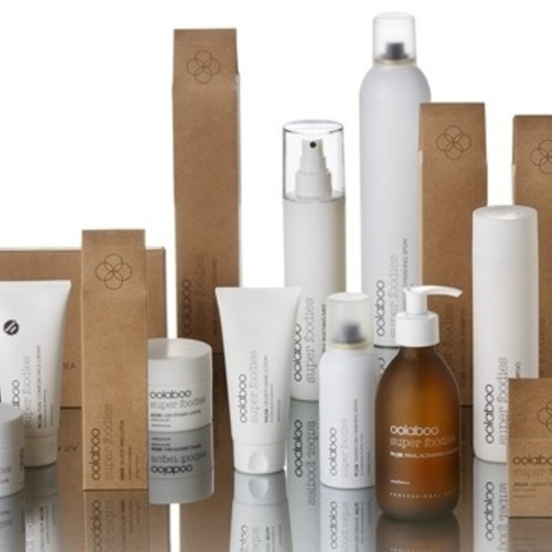 Oolaboo;  verantwoordde cosmetica bij Viva Donna