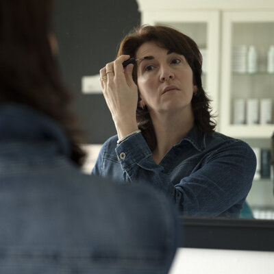 Natuurlijke wenkbrauwen met Divaderme wenkbrauwpoeder