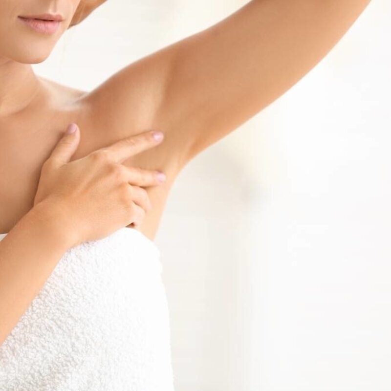 Gevoelige oksels door de Loveli deo? Dit doe je er tegen