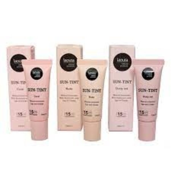 LAOUTA NATURAL  PRODUCTS Lippenfarbset mit Lipgloss und LSF 15 – 3 x 10 ml