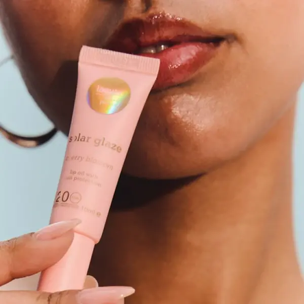 LAOUTA NATURAL  PRODUCTS Lip Solar glaze  Plumping lipoil  SPF 20 Cherry 10ml