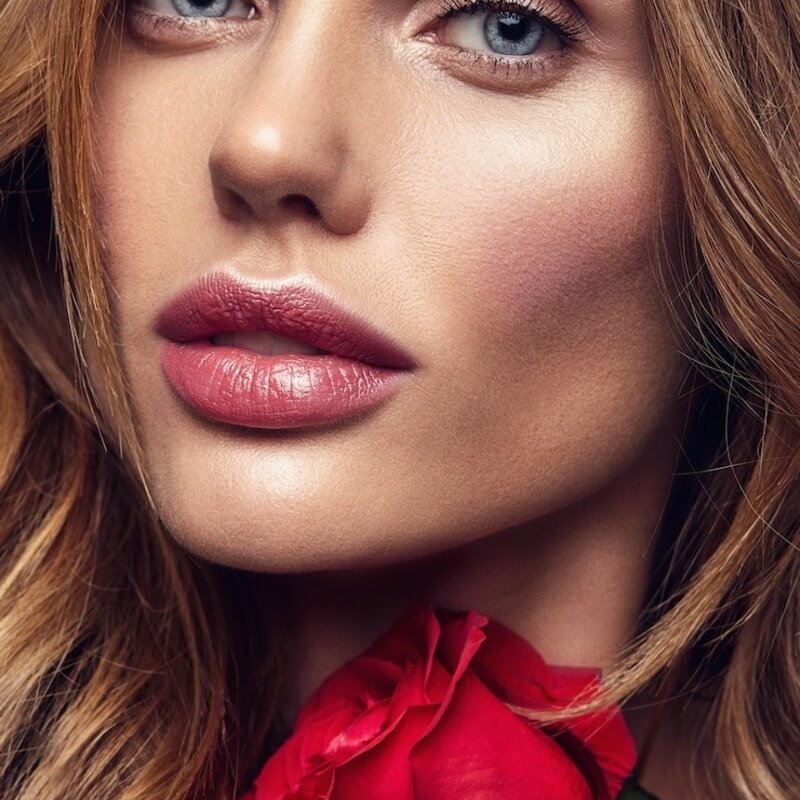 Is de Stain make-up trend wel zo goed voor je huid?