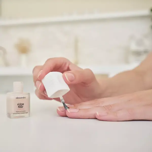 Alessandro Spa Nail Ridge Filler nagellak opvullende lak tegen hobbels en bobbels in de nagels 10ml