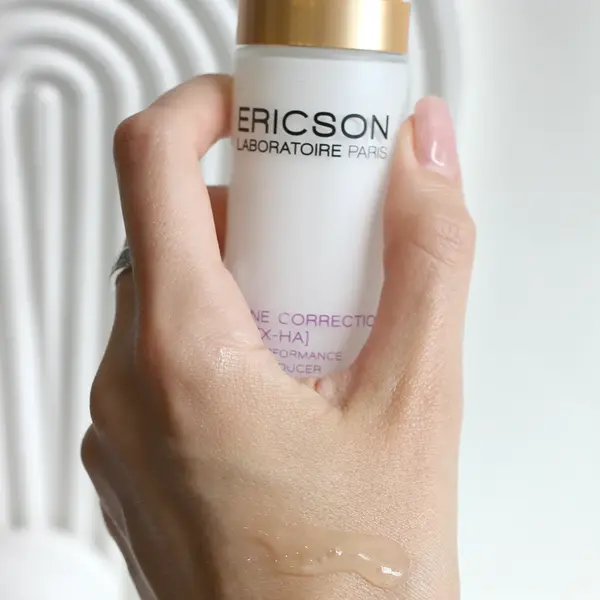 Ericson Laboratoire Line Correction (HA) Intensives Glättungskonzentrat 30 ml – Anti-Aging-, Anti-Falten- und straffendes Gesichtsserum