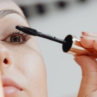 Was ist „Mascara-Cocktailing“?