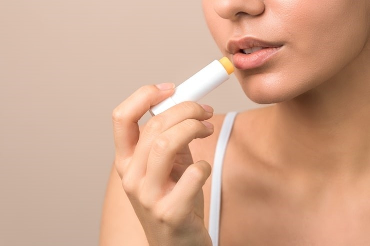 Entscheidest du dich für herkömmliche Lippenpflege oder für natürliche?